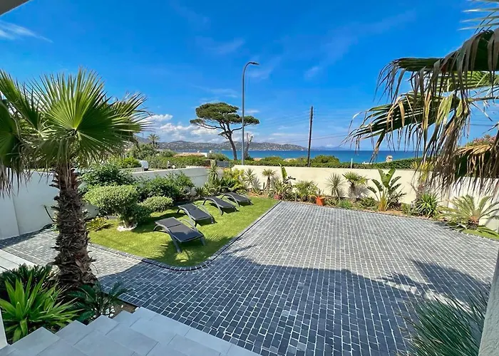 8 Pers A 30m De La * Sainte-Maxime