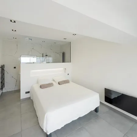 8 Pers A 30m De La * Sainte-Maxime