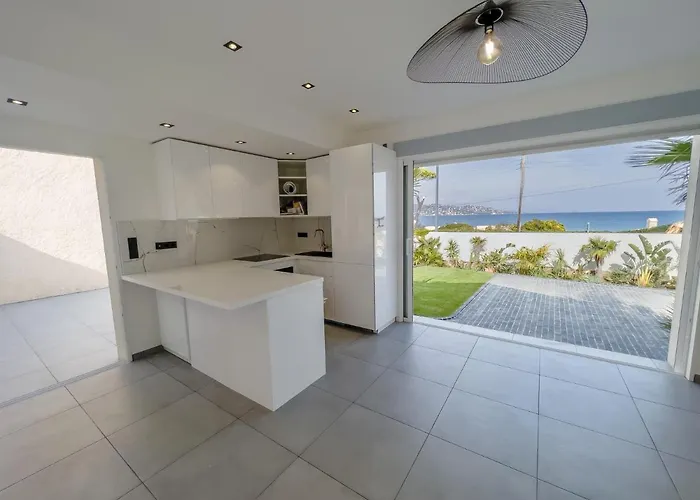 8 Pers A 30m De La וילה סן-מקסים